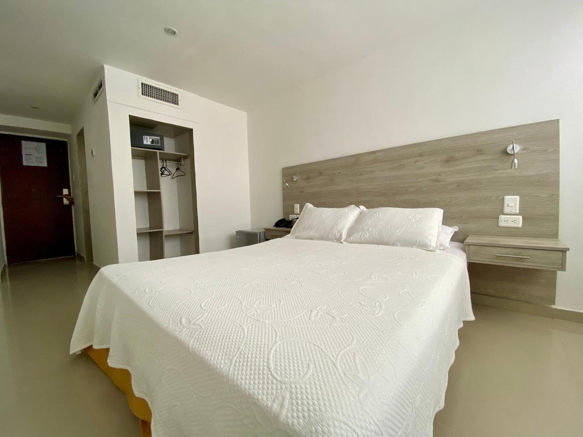 Hotel Dorado Plaza Bocagrande Cartagena Exterior photo